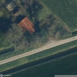 House Timberland / The Little House Behind the Road